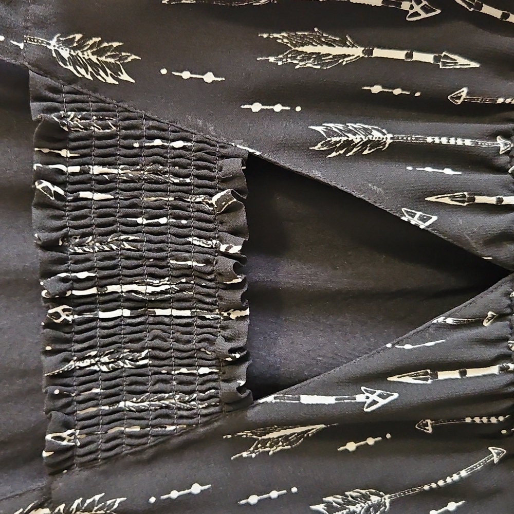 H&M Divided Black and White Patterned Dress - Picture 6 of 10